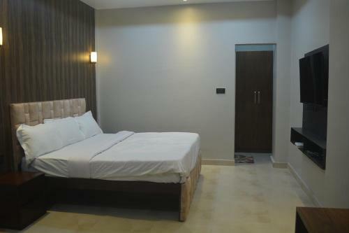 Maharaja Hotel & Banquet