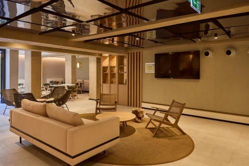 Omid Saldanha Hotel