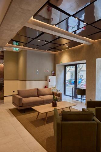 Omid Saldanha Hotel