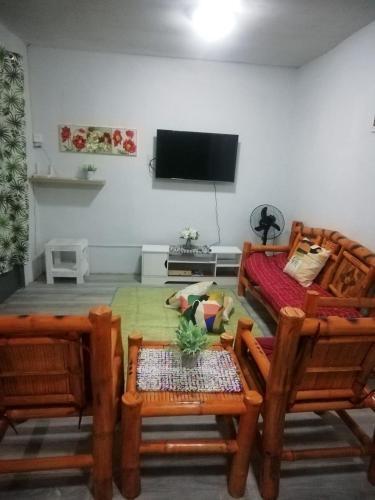 Apartamento Bimbo's Cozy Transients Home - 10 Km To Subic Bay