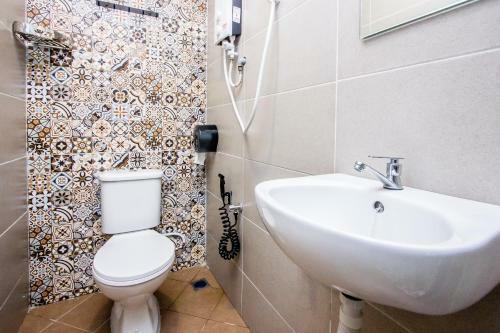 Explore 3br Gardenhouse Retreats (free Parking)