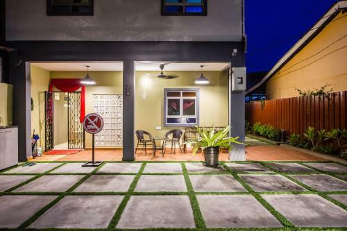 Explore 3br Gardenhouse Retreats (free Parking)