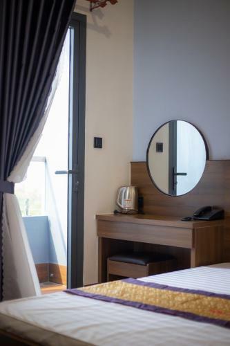 Hotel Kh�ch S?n S?m Ph� Qu� - Ninh Thu?n