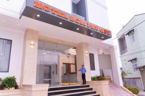 Hotel Kh�ch S?n S?m Ph� Qu� - Ninh Thu?n