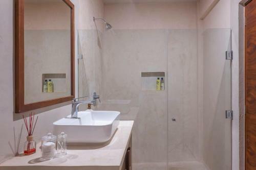 Apartamento Enchanting 4 Bedroom Ph, Steps From The Beach