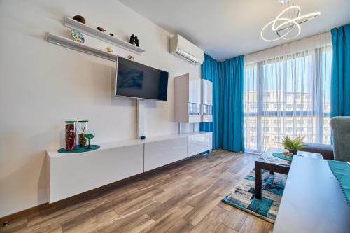 Marina Beach Azur- 100m From The Beach! Luxury Apartment!