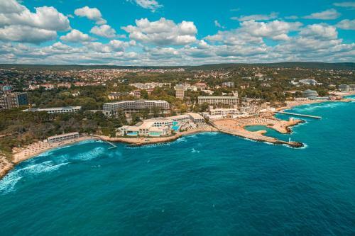 Marina Beach Azur- 100m From The Beach! Luxury Apartment!