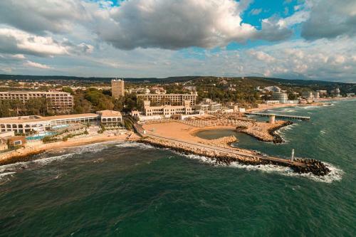 Marina Beach Azur- 100m From The Beach! Luxury Apartment!