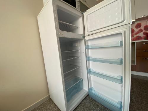 Private One Bedroom Apartment In Admiral Plaza A 10