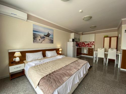 Private One Bedroom Apartment In Admiral Plaza A 10