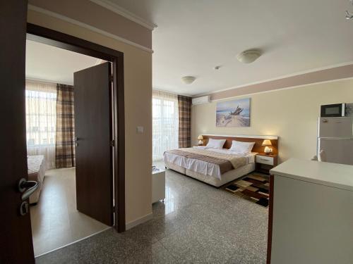 Private One Bedroom Apartment In Admiral Plaza A 10