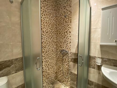 Private One Bedroom Apartment In Admiral Plaza A 10