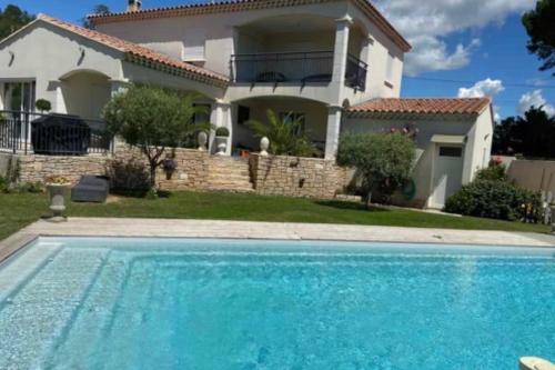 Nice 147 M2 With Garden-terrace-pool And Garage