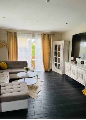 Nice 147 M2 With Garden-terrace-pool And Garage