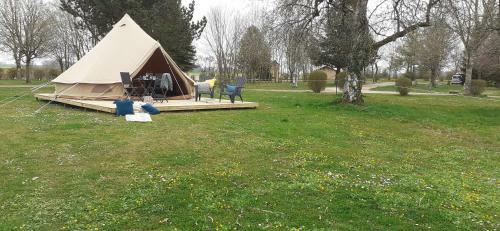 Tente Bell Au Camping Hautoreille