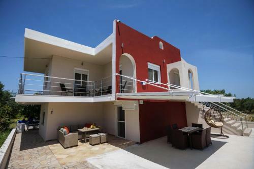 Villa Holiday Home, Fanes
