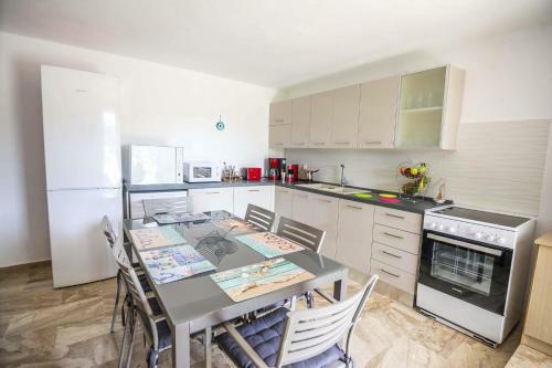 Villa Holiday Home, Fanes