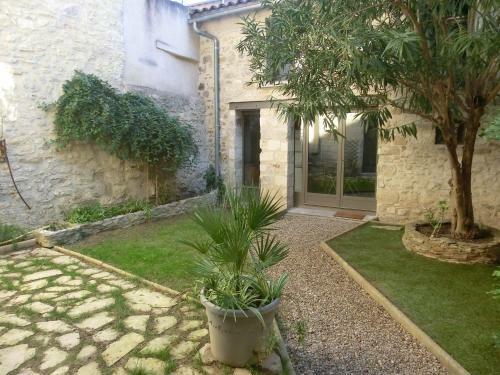 Hostal Chambre Sur Jardin Secret