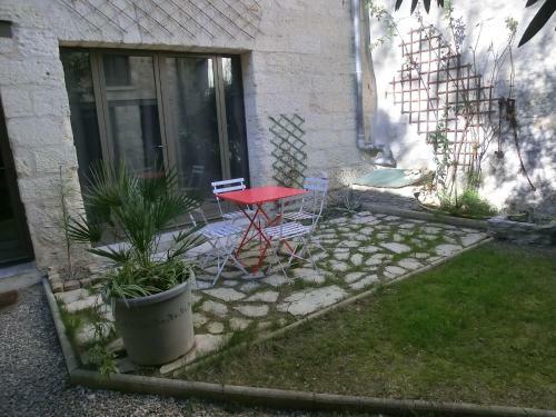 Hostal Chambre Sur Jardin Secret