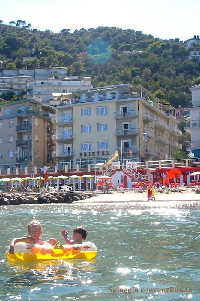 Hotel Bristol