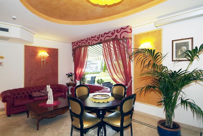 Fashion Hotel