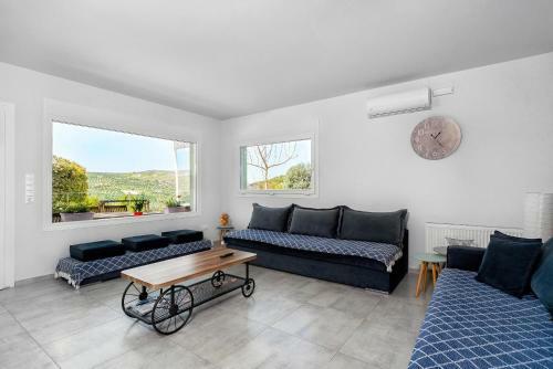Nefeli And Myrto Apartments