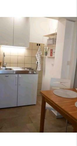 Romantic Stone- Studio Apartman