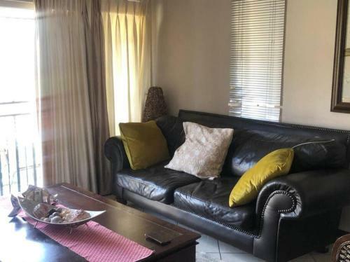 2 Bedroom Apartment, 5min Walking Distance To Mall