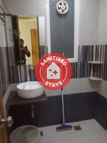 Spot On 86029 Yash Hotel