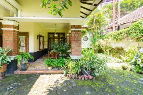 Villa Griya Kencana Jogja By Bukit Vista
