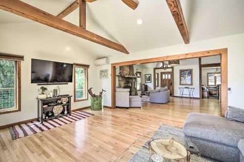 Lovely Los Gatos Escape With Decks And Mtn Views!
