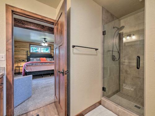 Luxury Retreat Custom Mi-wuk Village Cabin!