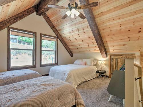 Luxury Retreat Custom Mi-wuk Village Cabin!