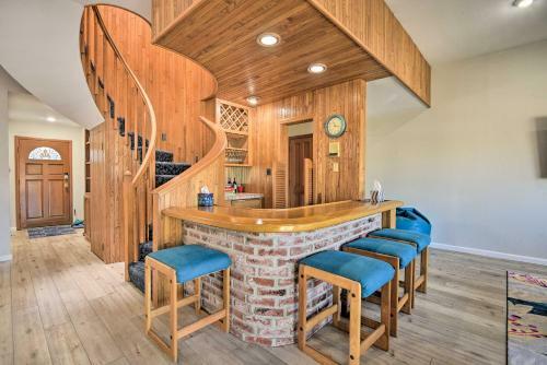 Waterfront Oxnard Escape With Kayaks And Dock!
