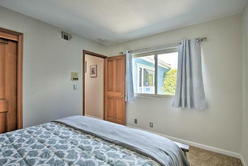 Waterfront Oxnard Escape With Kayaks And Dock!