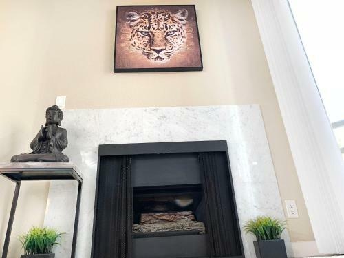 Hollywood Hills !!! One Bedroom Apartment !!!