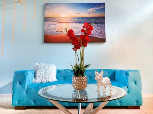 Hollywood Hills !!! One Bedroom Apartment !!!