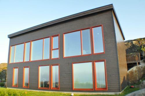 Modern Oceanfront Villa In The Centre Of Lofoten