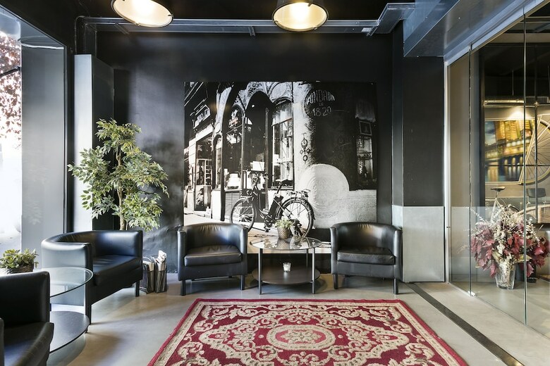 Fira Centric Apartments By Gaiarooms