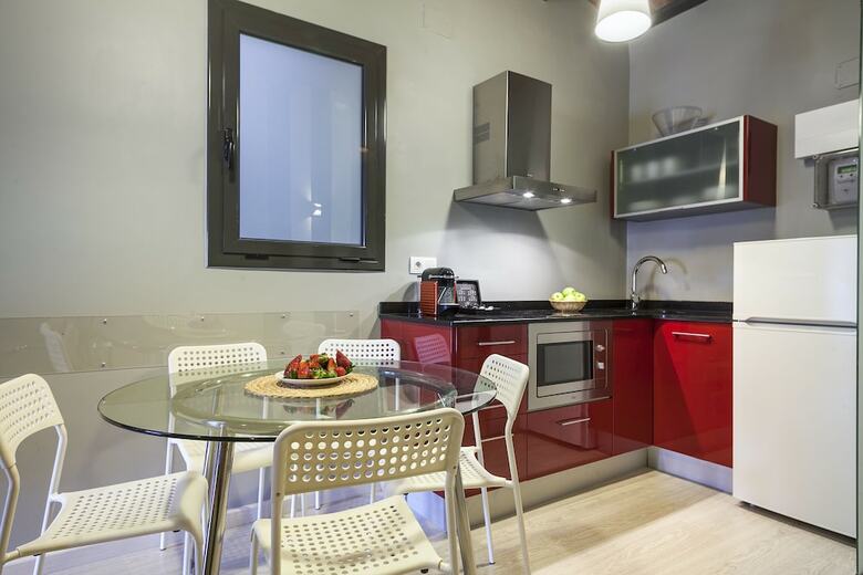Fira Centric Apartments By Gaiarooms