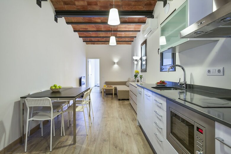Fira Centric Apartments By Gaiarooms