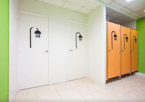 Holidaysbcn Hostel
