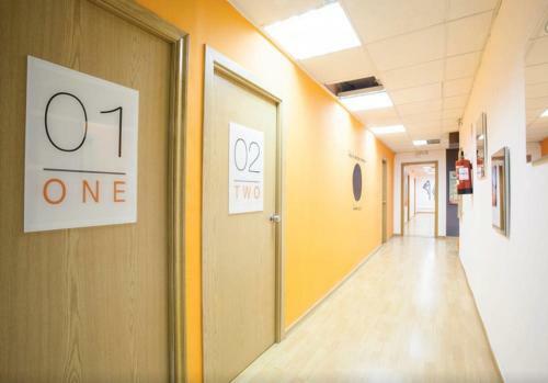 Holidaysbcn Hostel
