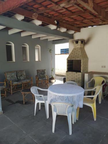 Casa Na Praia Do Tombo Com Churrasqueira