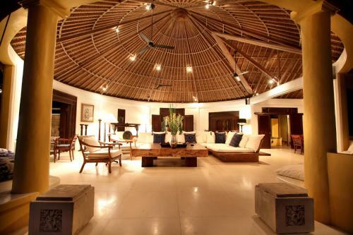 Istana Semer - Lovely Spacious Bali Tropical Villa