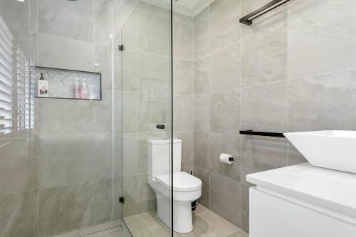 24 Hibiscus Crescent