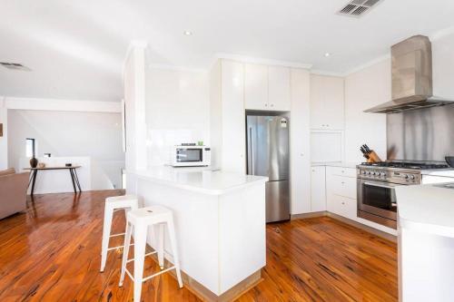 Scarborough Laneway Apartment - Executive Escapes