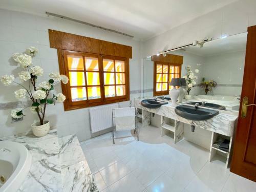 Stunning 5 Bed Villa La Font, Private Pool