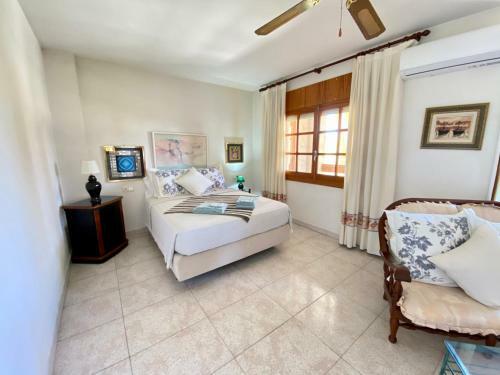 Stunning 5 Bed Villa La Font, Private Pool