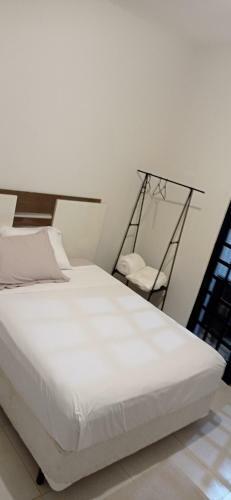 Apartamento Kitnet Aconchegante Com P�tio Arborizado.